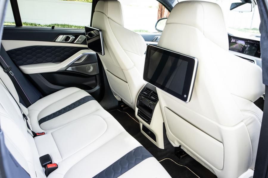 Интерьер BMW X6 M Competition (F86) 2019 года  (NA) (фото 9 из 17)
